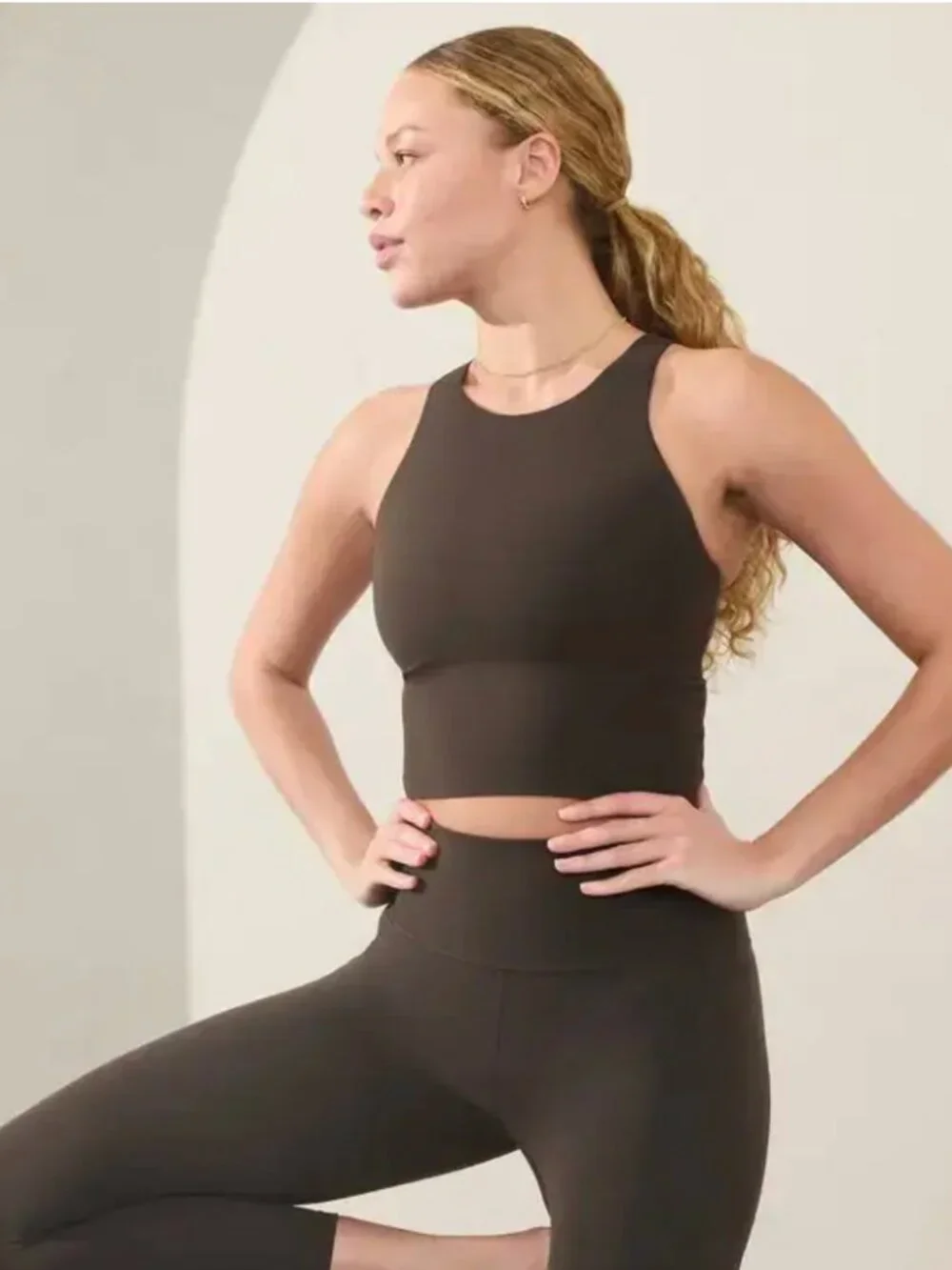 Athleta Purpose Crop Sports Bra D-DD+ Truffle XS